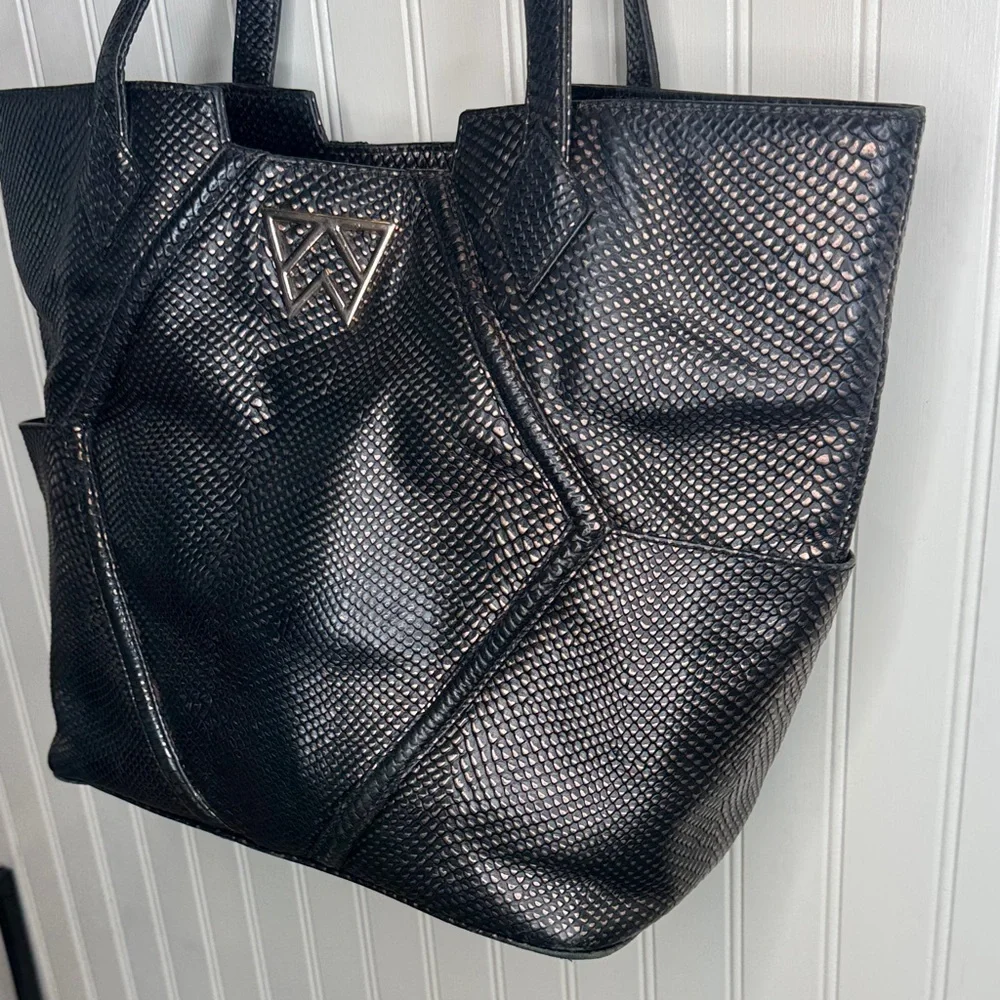 Kelly Wynne Paint the Town Tote in Black & Gold Snakeskin‎ Textured